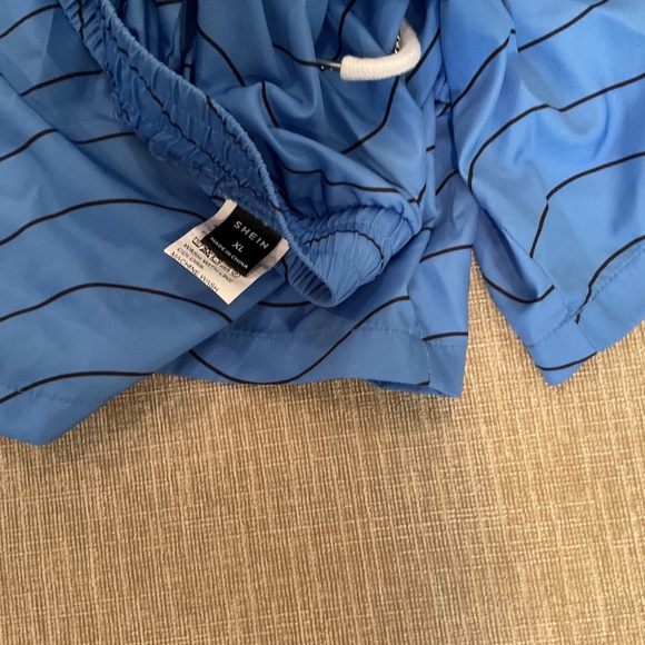 CLOTHING $5 - Picture 3 of 5